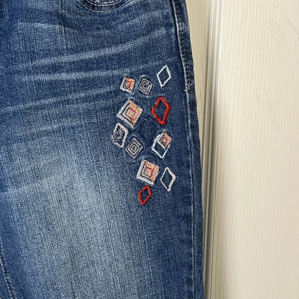 Democracy Girlfriend diamond embroidered jeans, size 6 - Picture 4 of 10